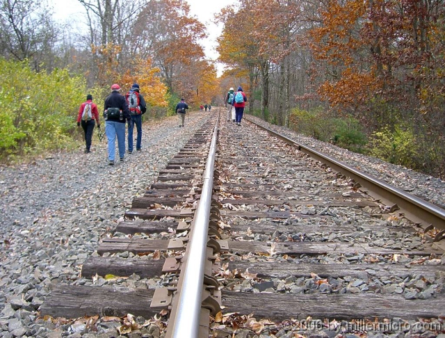 061026RockyNarrows11 Part of the trip back follows the railroad line.
